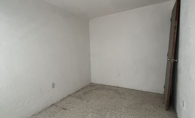 CASA RECIEN REMODELADA EN JARDINES DE CERRO GORDO