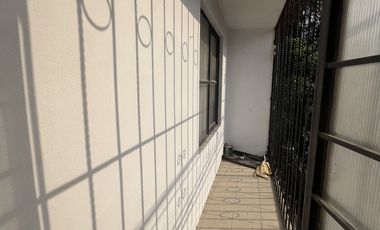 CASA RECIEN REMODELADA EN JARDINES DE CERRO GORDO