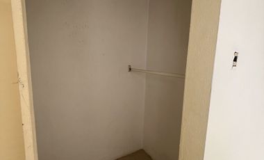 CASA RECIEN REMODELADA EN JARDINES DE CERRO GORDO