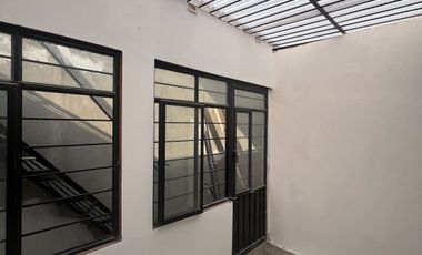 CASA RECIEN REMODELADA EN JARDINES DE CERRO GORDO