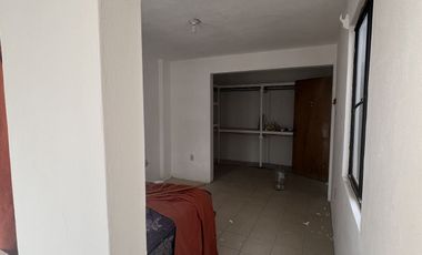 CASA RECIEN REMODELADA EN JARDINES DE CERRO GORDO