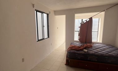 CASA RECIEN REMODELADA EN JARDINES DE CERRO GORDO