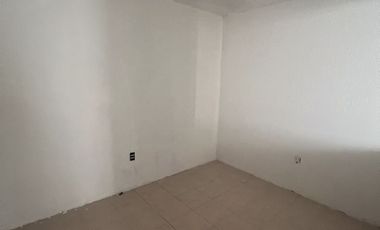 CASA RECIEN REMODELADA EN JARDINES DE CERRO GORDO