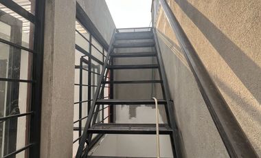 CASA RECIEN REMODELADA EN JARDINES DE CERRO GORDO