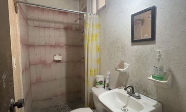 CASA RECIEN REMODELADA EN JARDINES DE CERRO GORDO