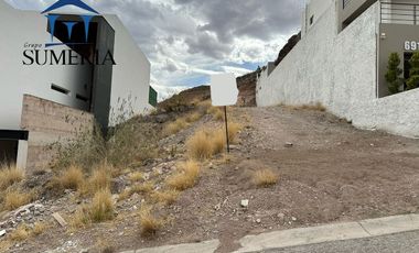 Terreno con Excedente en Cumbres de San Francisco