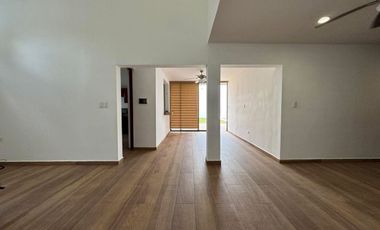 En Venta Casa en la Col. México en Mérida, Yucatán de 3 Rec. 4.5 baños alberca