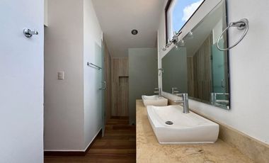 En Venta Casa en la Col. México en Mérida, Yucatán de 3 Rec. 4.5 baños alberca