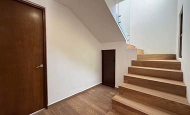 En Venta Casa en la Col. México en Mérida, Yucatán de 3 Rec. 4.5 baños alberca