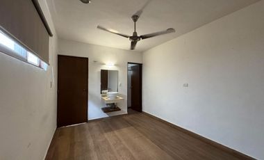En Venta Casa en la Col. México en Mérida, Yucatán de 3 Rec. 4.5 baños alberca
