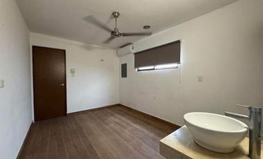 En Venta Casa en la Col. México en Mérida, Yucatán de 3 Rec. 4.5 baños alberca