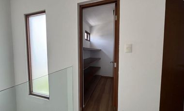 En Venta Casa en la Col. México en Mérida, Yucatán de 3 Rec. 4.5 baños alberca