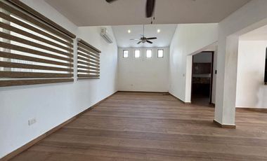 En Venta Casa en la Col. México en Mérida, Yucatán de 3 Rec. 4.5 baños alberca