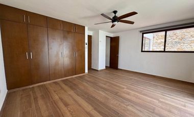 En Venta Casa en la Col. México en Mérida, Yucatán de 3 Rec. 4.5 baños alberca