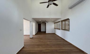 En Venta Casa en la Col. México en Mérida, Yucatán de 3 Rec. 4.5 baños alberca