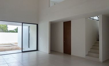 Casa Rubí en privada Nadira