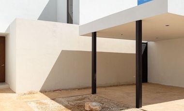 Casa Rubí en privada Nadira