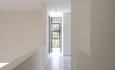 Casa Rubí en privada Nadira