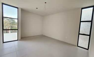 Casa Rubí en privada Nadira