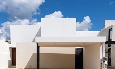 Casa Rubí en privada Nadira