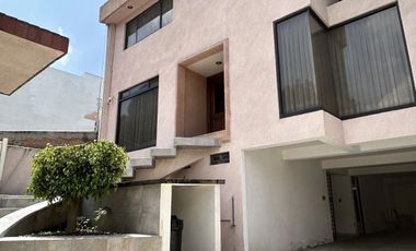 Colinas del Bosque, Casa en Renta de 4 recámaras