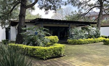 Colinas del Bosque, Casa en Renta de 4 recámaras