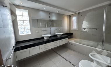 Venta de piso nivel gerencial en Neuquén - Edificio Los Teros