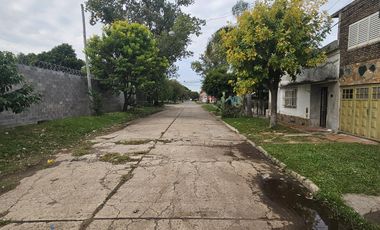 VENTA. Galpón en Zona Sur ideal logística y/o depósito. Ayacucho y Arijon. Rosario