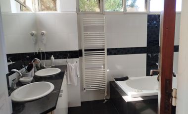 Casa Al Golf 4 Dormitorios, reciclada excelente Oportunidad !!