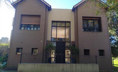 Casa Al Golf 4 Dormitorios, reciclada excelente Oportunidad !!