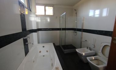 Casa Al Golf 4 Dormitorios, reciclada excelente Oportunidad !!
