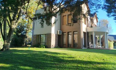 Casa Al Golf 4 Dormitorios, reciclada excelente Oportunidad !!