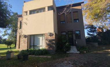 Casa Al Golf 4 Dormitorios, reciclada excelente Oportunidad !!