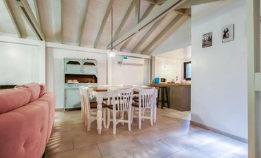 Casa en venta - 3 dormitorios 1 baño - Cochera - 1000 mts2 - Villa Elisa