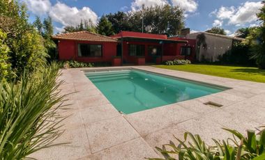 Casa en venta - 3 dormitorios 1 baño - Cochera - 1000 mts2 - Villa Elisa