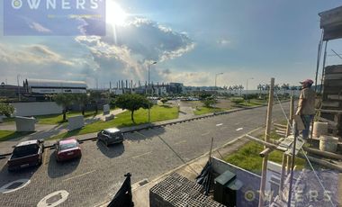 ALQUILER LOCALES PLAZA COMERCIAL ROMADERA AV NARCISA DE JESUS (JLR)
