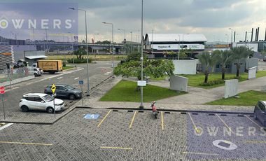 ALQUILER LOCALES PLAZA COMERCIAL ROMADERA AV NARCISA DE JESUS (JLR)