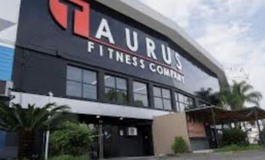 ALQUILER LOCALES PLAZA COMERCIAL ROMADERA AV NARCISA DE JESUS (JLR)