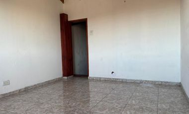 PH en venta en calle 164 entre 20 y 21. Berisso