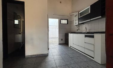 PH en venta en calle 164 entre 20 y 21. Berisso