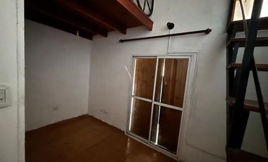 PH en venta en calle 164 entre 20 y 21. Berisso