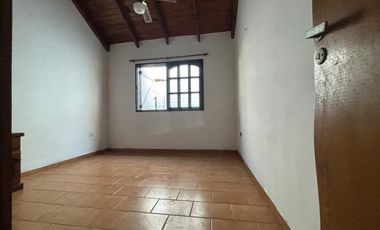 PH en venta en calle 164 entre 20 y 21. Berisso