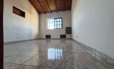 PH en venta en calle 164 entre 20 y 21. Berisso
