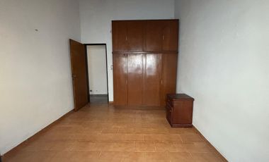PH en venta en calle 164 entre 20 y 21. Berisso