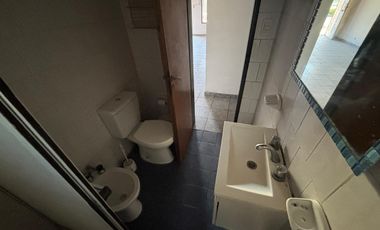PH en venta en calle 164 entre 20 y 21. Berisso