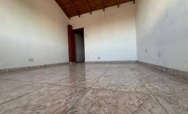 PH en venta en calle 164 entre 20 y 21. Berisso