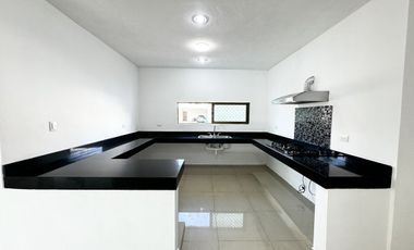 CASA CON AMPLIOS ESPACIOS EN VENTA UBICADA EN SAN DIEGO CUTZ