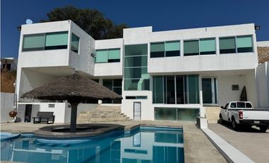 CASA EN VENTA CON VISTA AL LAGO TEQUES “AG