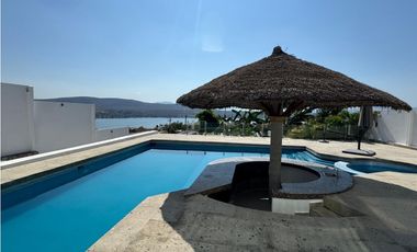CASA EN VENTA CON VISTA AL LAGO TEQUES “AG