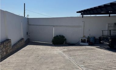 CASA EN VENTA CON VISTA AL LAGO TEQUES “AG